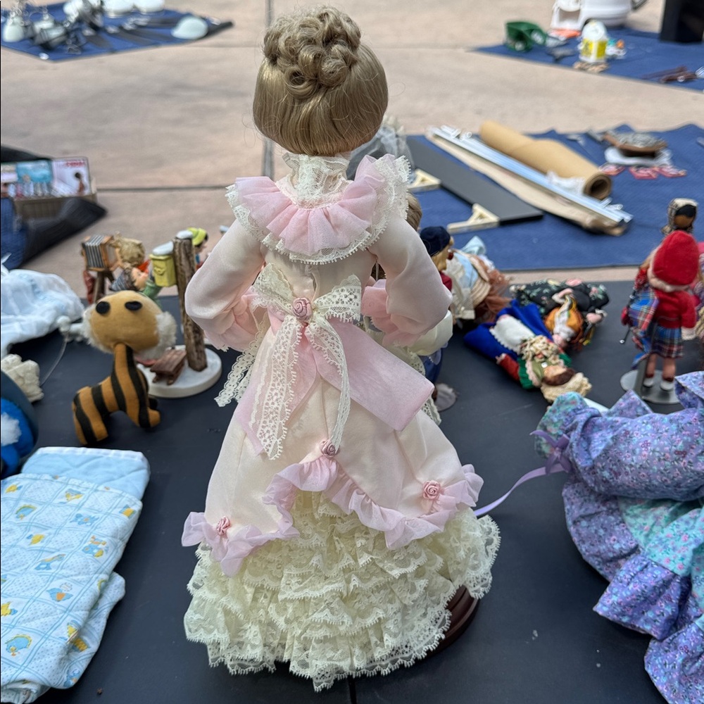 Victorian Style Porcelain Doll Set with Pink and Cream Dresses - Picture 5 of 8
